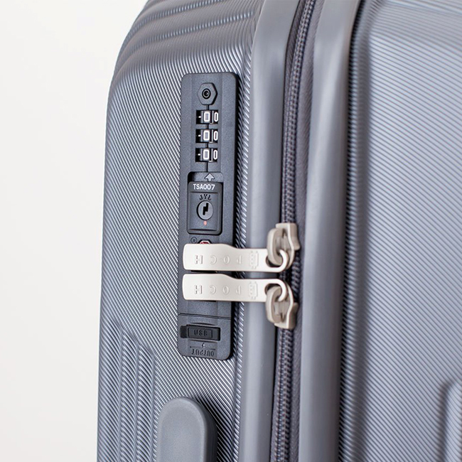 Vali Epoch 8850 20 inch (S) - Dark Grey có khóa số TSA chuẩn quốc tế, tích hợp cổng USB sạc dự phòng